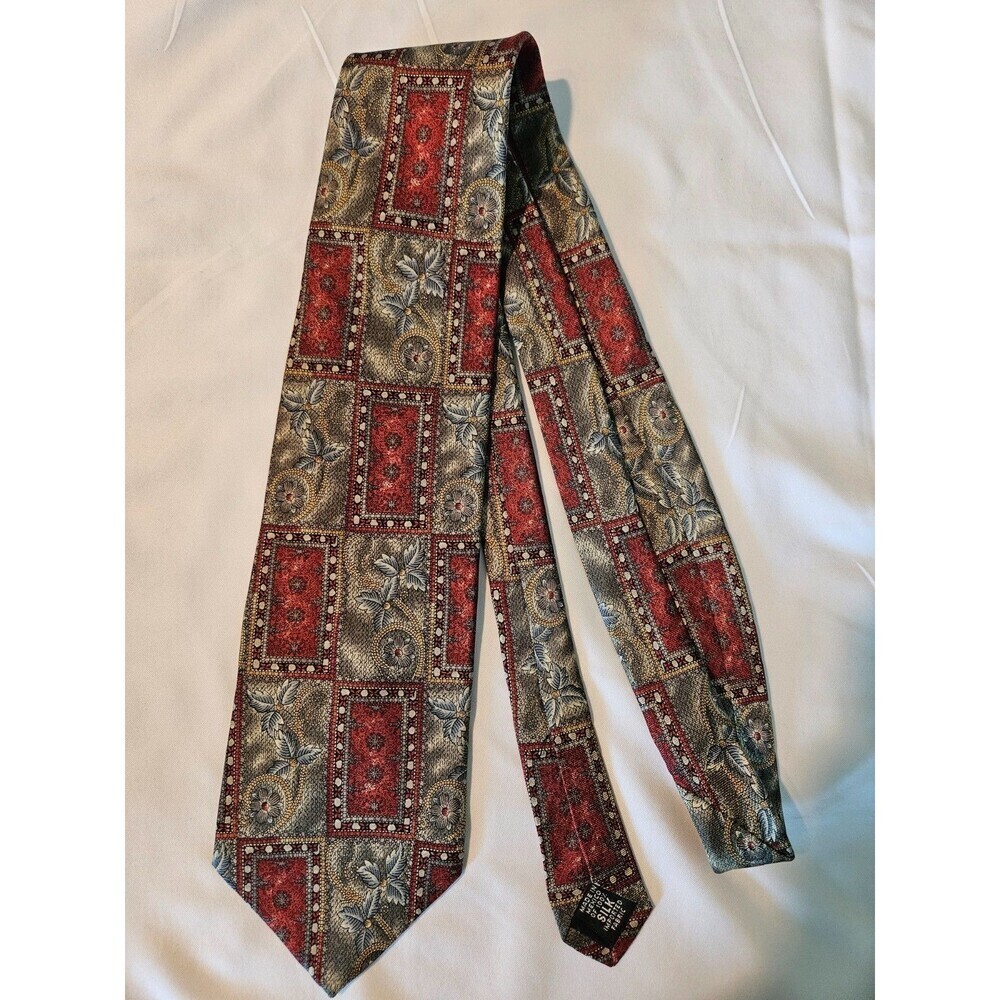 Bill Blass Necktie Tie 100%‎ Silk Green and Red Leaf Pattern